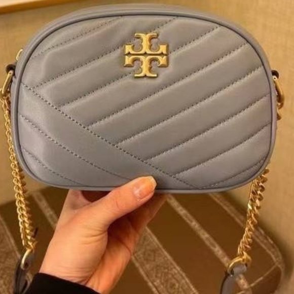 NWT Tory Burch Small Kira Chevron Camera Bag, Grey - Picture 2 of 5